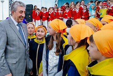 Дарите детям тепло и любовь!